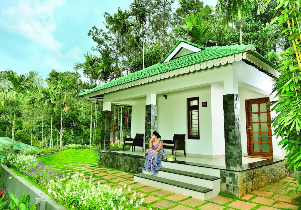 סולטאן באטרי The Woods Resorts Wayanad מראה חיצוני תמונה