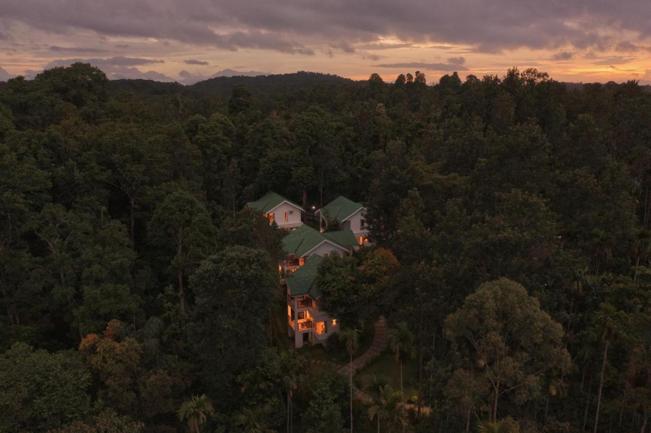 סולטאן באטרי The Woods Resorts Wayanad מראה חיצוני תמונה