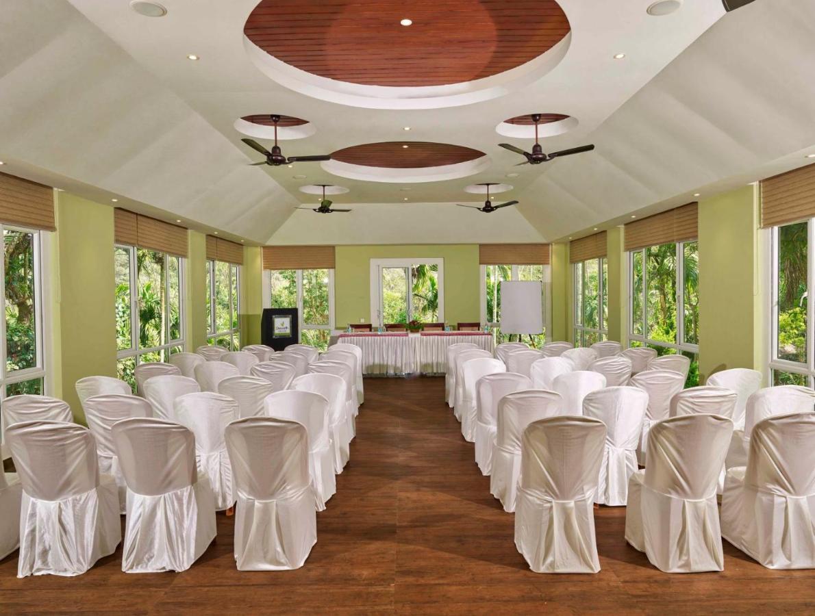 סולטאן באטרי The Woods Resorts Wayanad מראה חיצוני תמונה