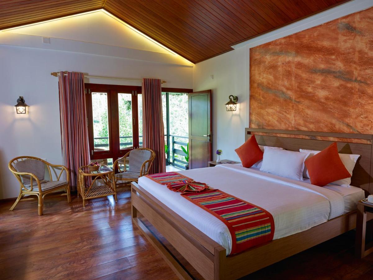 סולטאן באטרי The Woods Resorts Wayanad מראה חיצוני תמונה