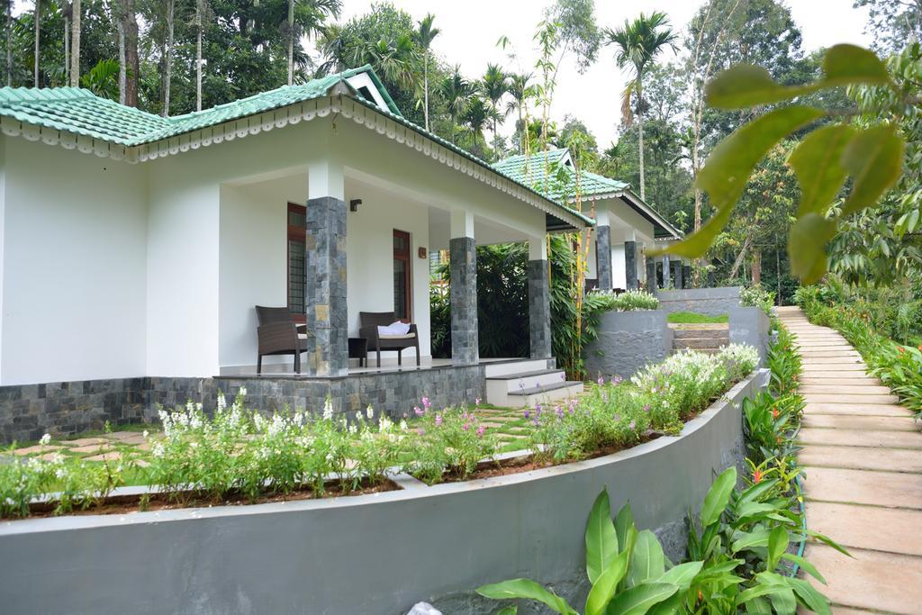 סולטאן באטרי The Woods Resorts Wayanad מראה חיצוני תמונה