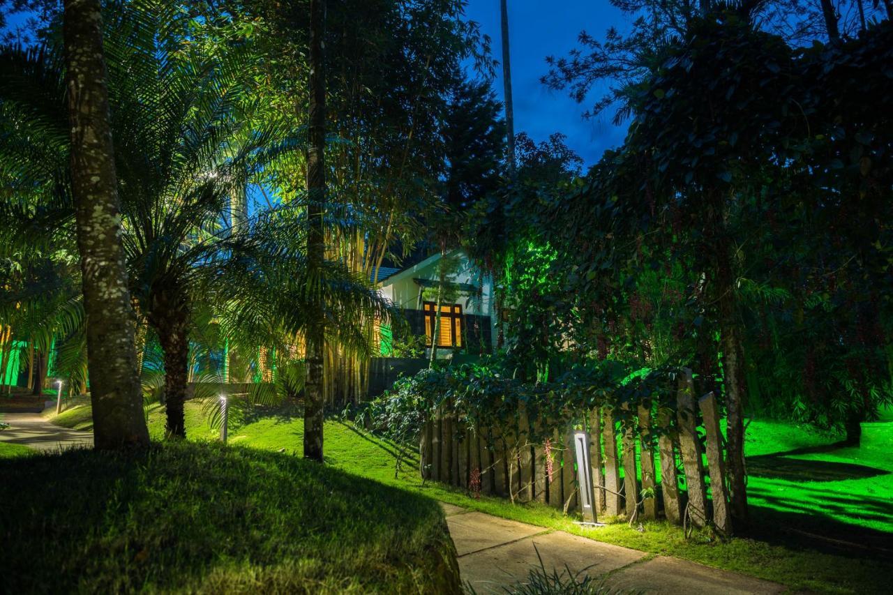 סולטאן באטרי The Woods Resorts Wayanad מראה חיצוני תמונה